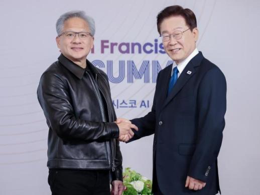 [포토] 이재명 대통령과 젠슨 황 엔비디아 CEO