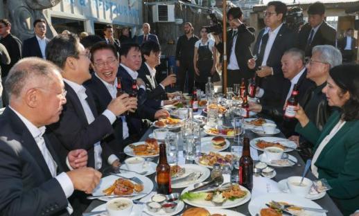 李在明在旧金山与全球AI领袖晚共进晚餐