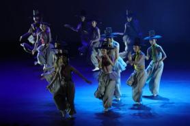 Sanhwabi brings Koreas living heritage to Busan stage