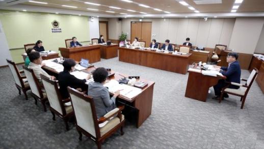충남도의회 행문위 세입 과다 추계 우려…도민 건의 공개해야