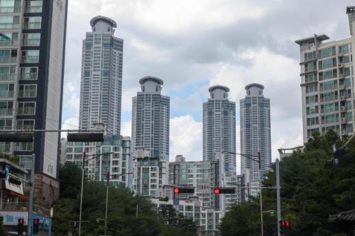 Koreas consumer confidence upbeat, home price outlook hits 5-year high