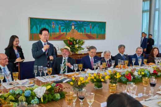 브라질서 상록수 노래 들은 李대통령, 양국 간 우정·연대 재확인