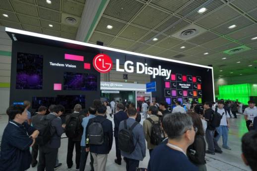 LCD 매각 1000억 실탄 들어온다… LGD, 전장 OLED·R&D에 집중 투입