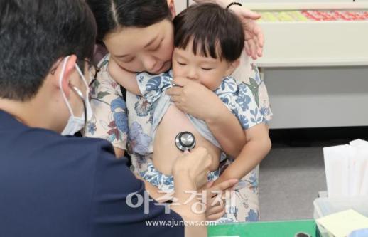 영유아 사교육, 무조건 일찍 시작한다고 좋을까…교육부·전문가 놀이·경험이 우선