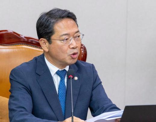 檢 보완수사권 폐지 형소법 개정안 법안소위 통과…野 회의 도중 퇴장