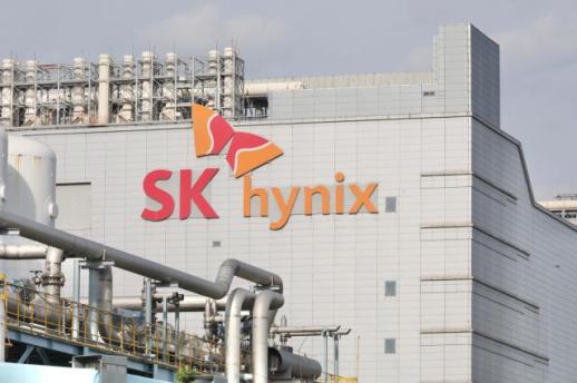 SK hynix rewrites record books, but misses lofty Q2 profit forecasts