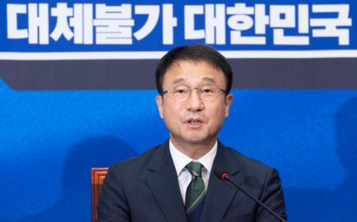 조 의장 현직 대통령 연임 발언 후폭풍…與 원론적 얘기·野 연임 없다 말해야