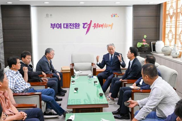 기업인협의회 간담회 장면사진부여군
