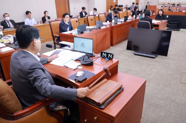 법사위 안건조정위, 野 불참 속 與 주도 형사소송법 개정안 통과
