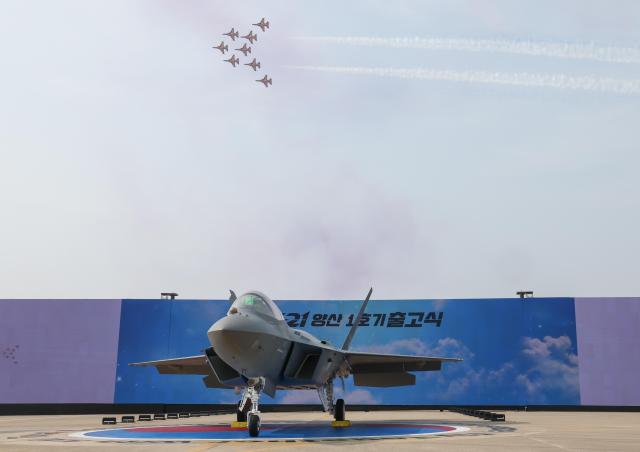 Black Eagles perform a celebratory flyover during the rollout ceremony of the first production KF-21 fighter jet at Korea Aerospace Industries (KAI) in Sacheon, South Gyeongsang Province on March 25, 2026. Yonhap