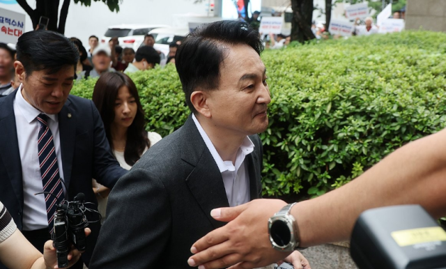 원희룡 전 국토교통부 장관이 지난 23일 양평고속도로 사업 백지화 과정에서 적법 절차를 지키지 않았다는 의혹 등 조사를 위해 경기도 과천시 2차 종합특검 사무실로 출석하는 모습 사진연합뉴스