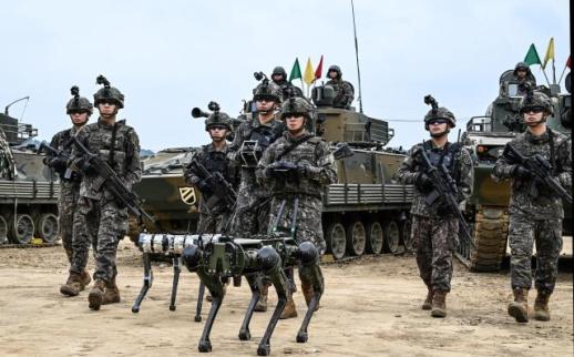 Army tests combat squad pairing soldiers with drones, robot dogs