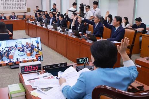  [데스크칼럼] 왜 하필 지금 공소기각인가