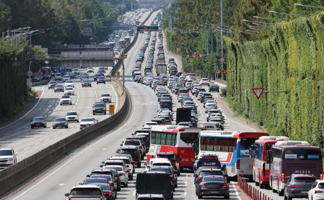 韩国汽车市场加速绿色转型 新能源汽车规模逼近400万辆