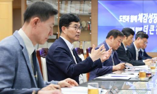 전북자치도, 8월부터 간부회의 생중계 시범 운영