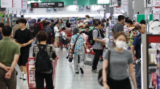 韩国零售市场冷热分化 百货店增长强劲大型超市承压