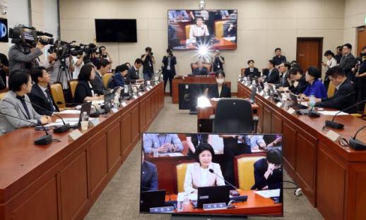 여야, 과방위서 이진숙 보임 공방…고성 끝 1시간여만 정회