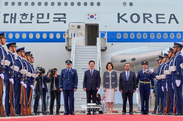 Koreas Lee heads for Argentina after state visit to Chile 