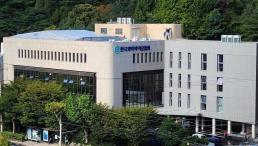 [단독] HMM, 몸바사호 팬스타에 매각 완료…북극항로 시범운항 본격화