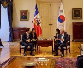 Lee arrives in Argentina for final leg of South American trip