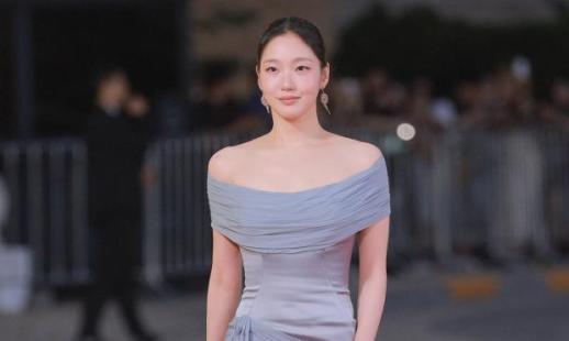 김고은, 청룡시리즈어워즈 대상 영예…매 작품 절실했다 눈물