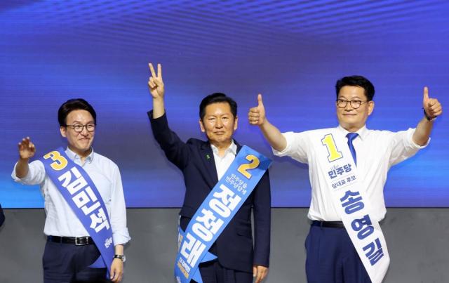 김민석, 민주당 첫 경선 1위…정청래와 0.44%p 초접전