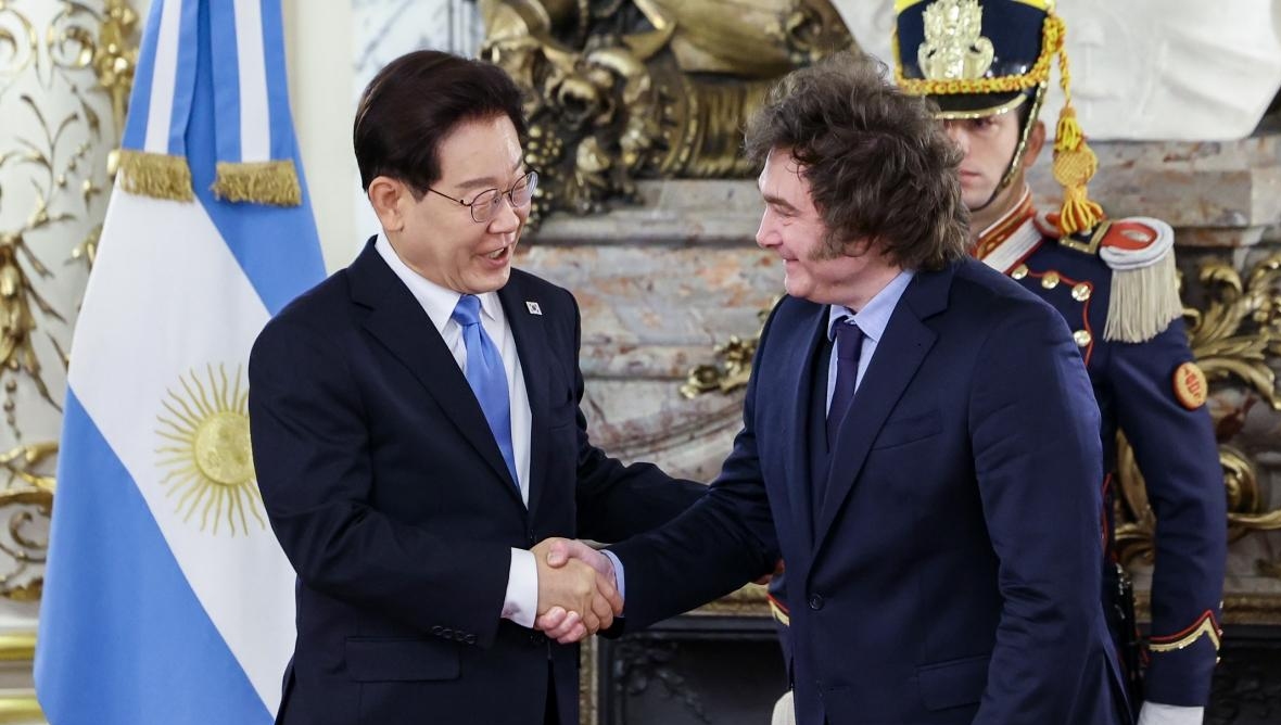 李, 남미 일정 마치고 독일로…보카 지구 찾아 시민들과 소통도