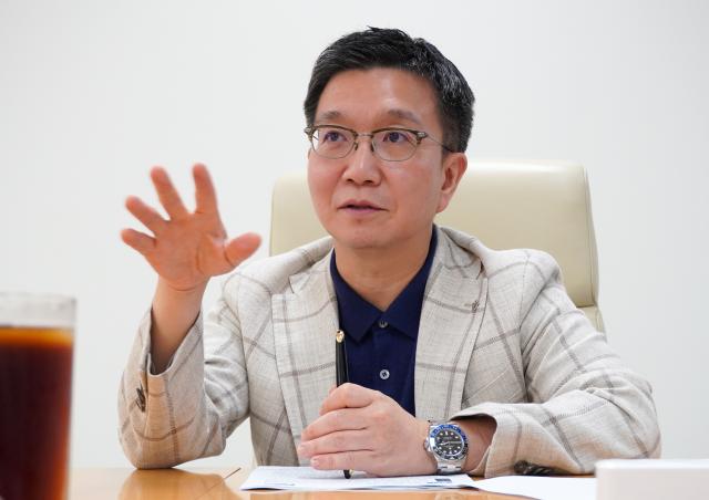 박성혁 한국관광공사 사장이 지난달 28일 서울 중구 한국관광공사 서울센터 사장 집무실에서 본지와 인터뷰 하고 있다 남궁진웅 기자 timeidajunewscom