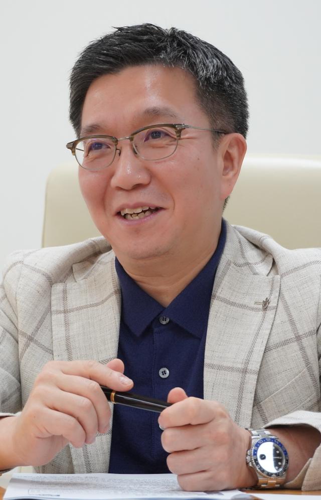 박성혁 한국관광공사 사장이 지난달 28일 서울 중구 한국관광공사 서울센터 사장 집무실에서 본지와 인터뷰 하고 있다 남궁진웅 기자 timeidajunewscom