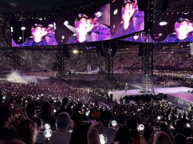 80.000 ARMY đồng thanh hát Arirang, BTS tái khởi động chặng lưu diễn Bắc Mỹ tại New York – New Jersey