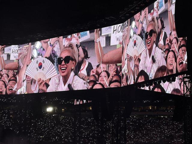 BTS tái khởi động tour lưu diễn Bắc Mỹ tại New York – New Jersey

New York  Yonhap News Toàn cảnh buổi hòa nhạc thuộc tour lưu diễn thế giới Arirang của BTS diễn ra ngày 18 giờ địa phương tại sân vận động MetLife bang New Jersey Mỹ Ảnh chụp ngày 382026