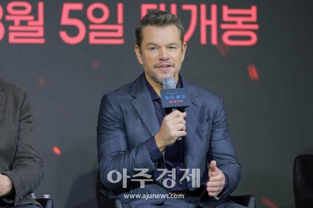 크리스토퍼 놀란 감독이 3일 오전 서울 종로구 포시즌스 호텔에서 열린 영화 오디세이 내한 기자간담회에 참석해 인사말을 하고 있다 20260803사진유대길 기자 dbeorlf123ajunewscom