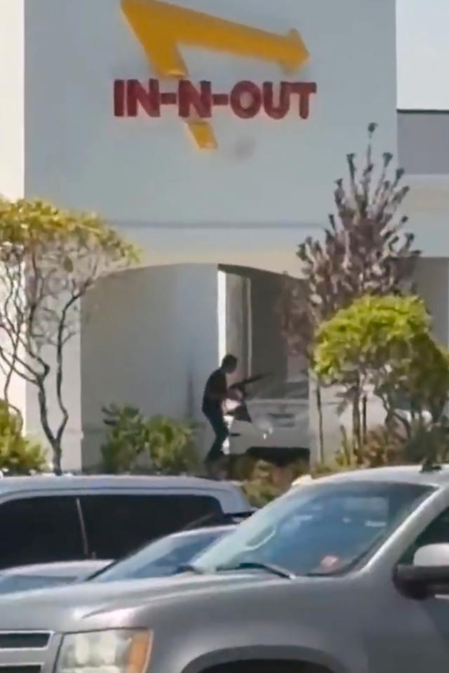 한 목격자가 촬영한 미국 아이다호주 인앤아웃 매장 총격 사건 현장 사진연합뉴스·AP