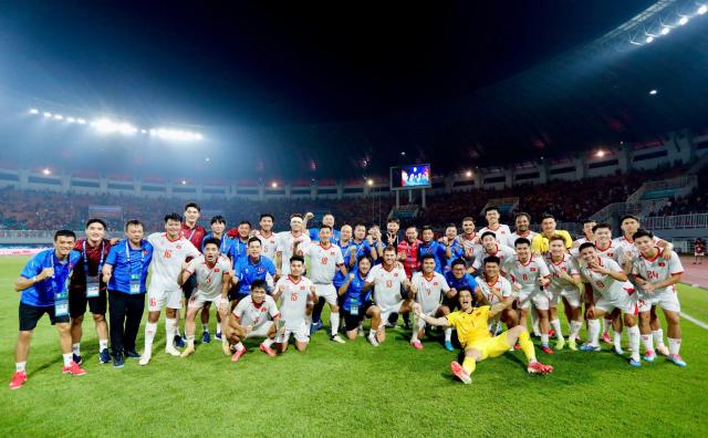 인도네시아 전 승리 후 포즈를 취하는 베트남 축구팀 사진베트남 축구 연맹 VFF