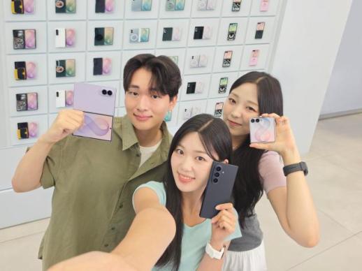 통신 3사, 갤럭시 Z폴드8 개통 스타트…폴드8 쏠림 뚜렷