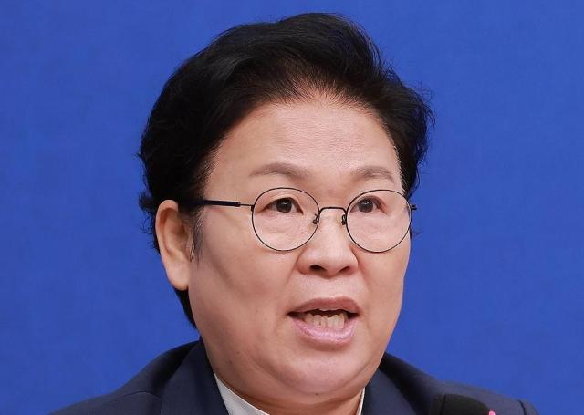 더불어민주당 문정복 최고위원이 지난달 10일 국회에서 열린 최고위원회의에 참석해 발언하고 있다 사진연합뉴스