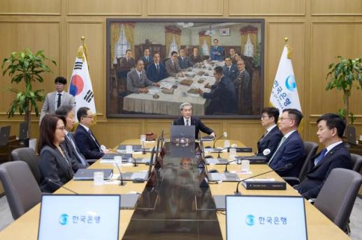 Odds of Koreas back-to-back rate hike fall on softer headline inflation 