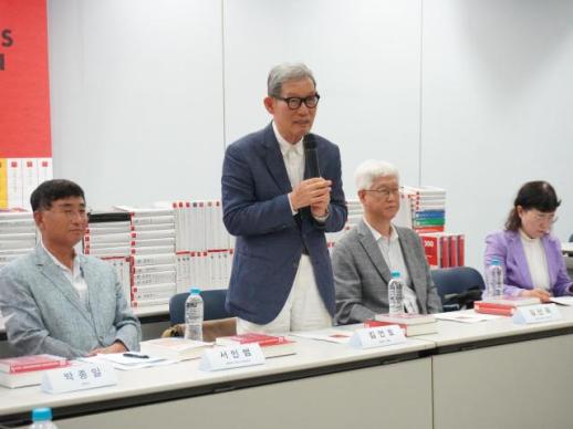 30년 한길 그레이트북스 200권 돌파…느리게 만들고, 느리게 읽는 책    