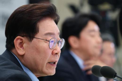 [데스크 칼럼] 고쳐야 할 법을 왜 그대로 공포했나