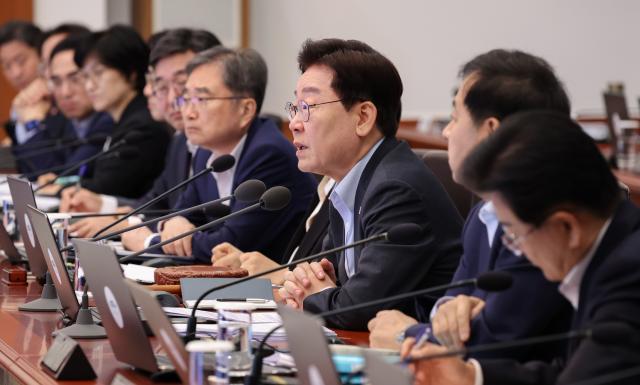 이재명 대통령이 국무회의를 주관하고 있다 사진연합뉴스