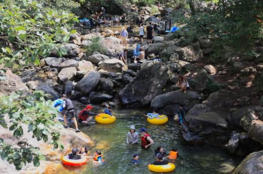 Summer visitors flock to Sanasa valley for relief from the heat