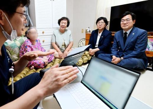 박찬대 인천시장, 인천 통합돌봄 시행 100일 점검...재택의료·주거지원 연계 강화