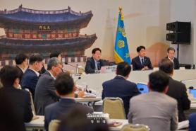 Lee commands Seoul to continue Pyongyang outreach