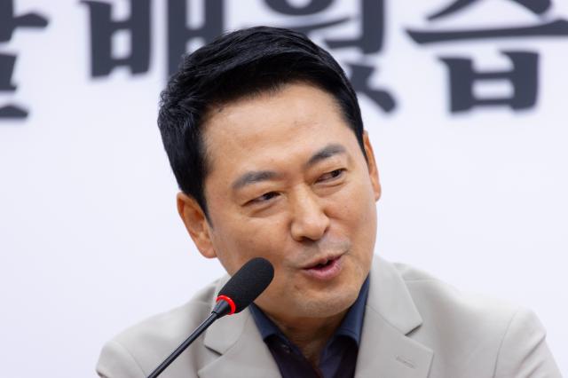 장동혁 국민의힘 대표가 5일 국회에서 열린 현안 관련 기자간담회에서 발언하고 있다 사진연합뉴스