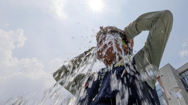 지난 2일 경남 양산에서는 기온이 425도까지 올라 국내 기상관측 이래 가장 높은 기온을 기록했다 사진연합뉴스