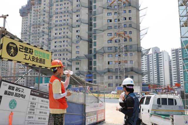 나흘째 온열질환 사망자 발생…사망자 21명으로 늘어 작년 추월