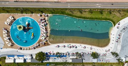 Gwangnaru pool offers respite from heat
