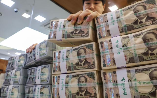 Won, Korean bonds rally as Middle East tensions ease