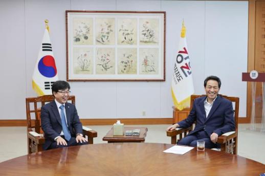 우상호 강원지사, 인태연 소진공 이사장과 면담...소상공인·전통시장 지원 협력체계 구축
