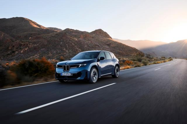 더 뉴 BMW iX3_주행컷